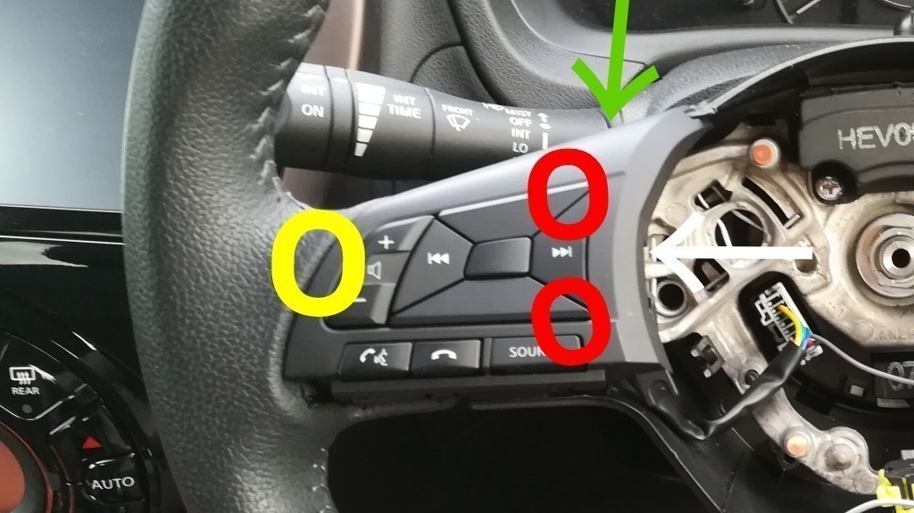 ステアリングスイッチLED 打ち替え ①（日産 ノート e-POWER