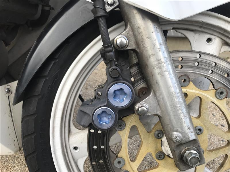 720円 【SALE/93%OFF】 FZR250R 3LN5 リアキャリパーサポート YR4-72 60 720円 【SALE/93%OFF】 FZR250R 3LN5 リアキャリパーサポート YR4-72 60