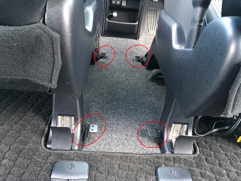 純正コンソールボックス取り付け(トヨタ ヴォクシー・80系)by