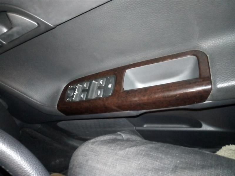 運転席パワーウィンドウスイッチ交換 ボルボ S40 By しろくま 9r みんカラ 運転席パワーウィンドウスイッチ交換 ボルボ S40 By しろくま 9r みんカラ