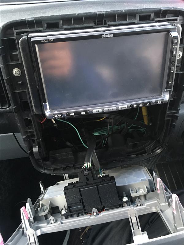 クラリオン MAX7700 修理 ①『ナビ取外し』（ダイハツ タント