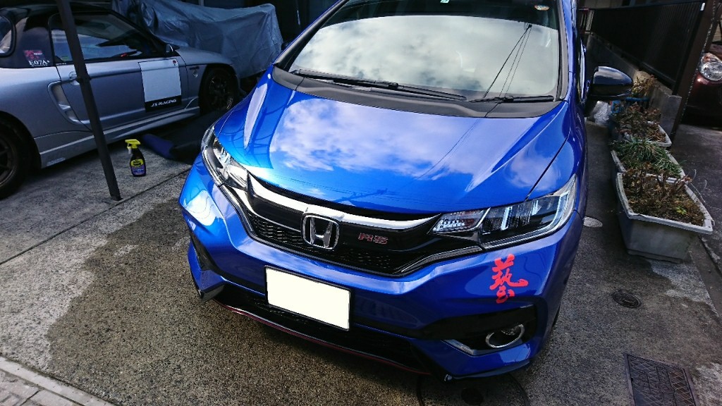 J'S RACING TYPE-Vボンネットに交換。（ホンダ フィット・GK系