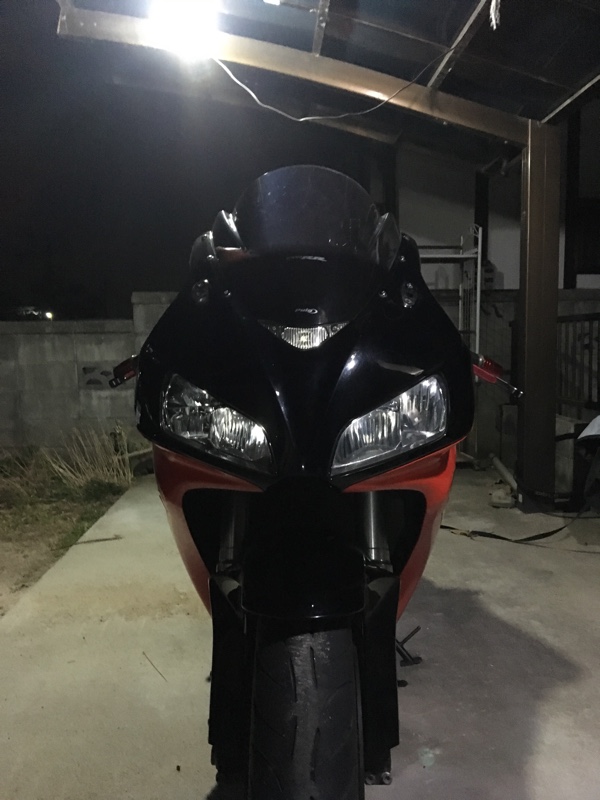 ヘッドライトユニット交換(ホンダ CBR1000RR)by じょにさん ヘッドライトユニット交換(ホンダ CBR1000RR)by じょにさん