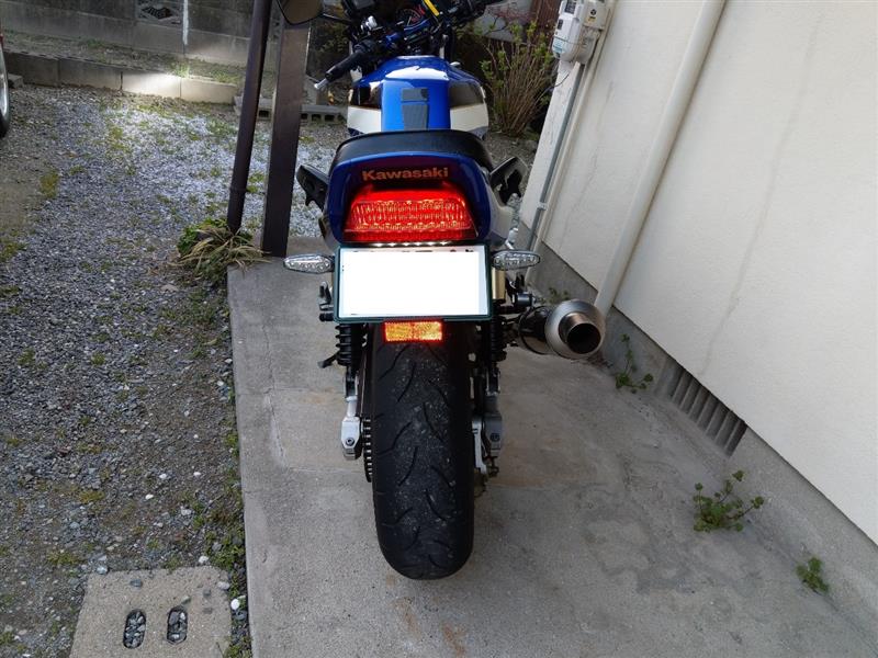 ZRX1200R テールライト交換（カワサキ ZRX1200R）by ミッティ