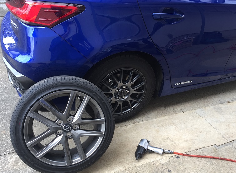LEXUS CT200h F SPORT スタッドレスを外す(レクサス CT ...