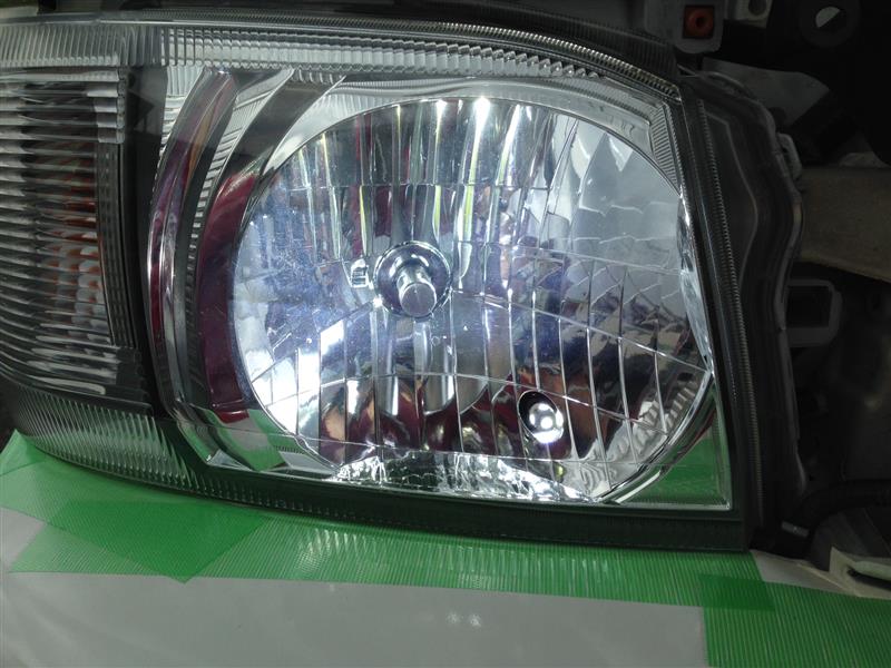 ヘッドライト交換LED化（トヨタ ハイエースコミューター