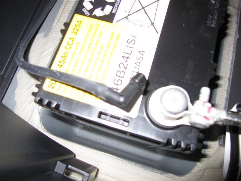 補機用バッテリー交換 三菱 アウトランダーphev By Triple1050 みんカラ 補機用バッテリー交換 三菱 アウトランダーphev By Triple1050 みんカラ