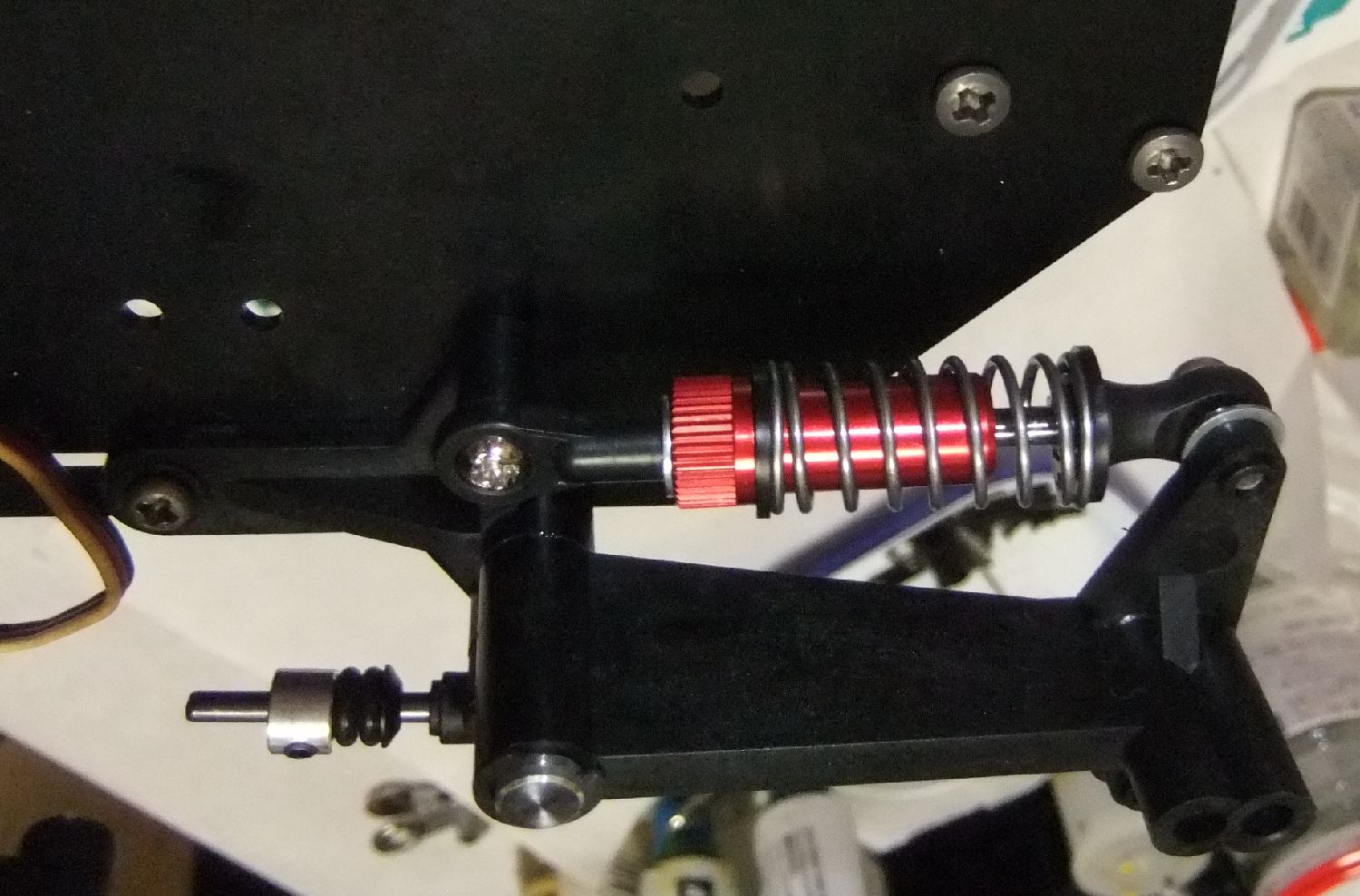 京商 ニトロ ブリザード DF-300 やっと、シャシー作り～始めまし