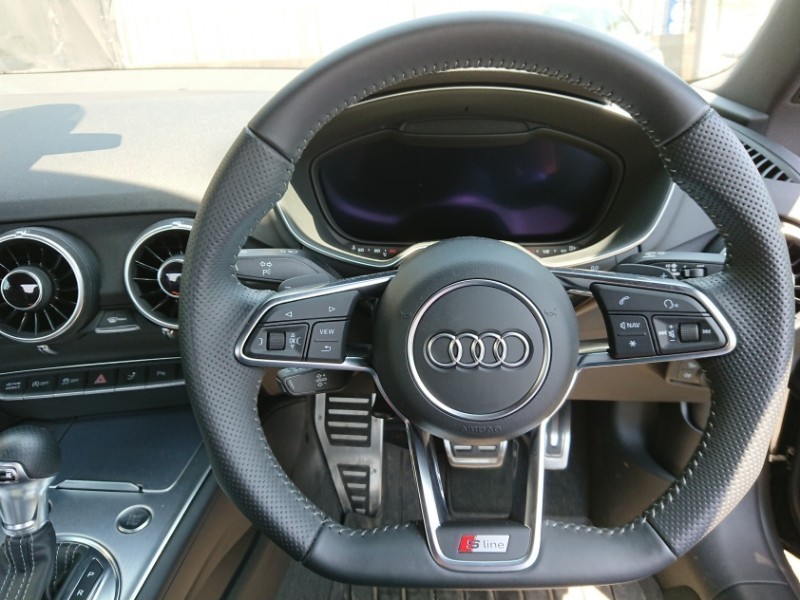 Audi純正(アウディ) パドルシフト のパーツレビュー | TT クーペ