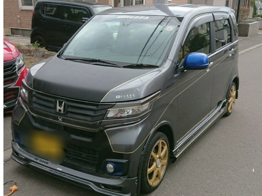 ボンネットにカーボンシート貼り(ホンダ N-WGNカスタム・JH1/2 ボンネットにカーボンシート貼り(ホンダ N-WGNカスタム・JH1/2