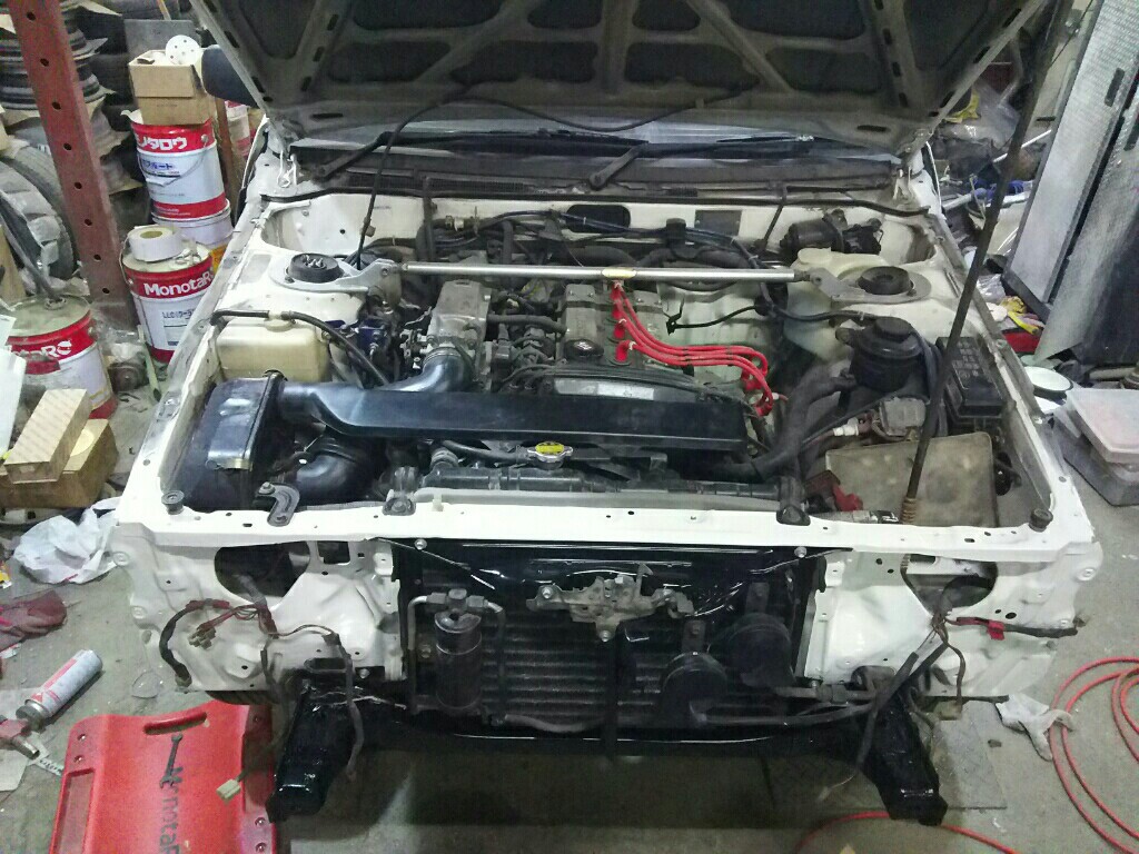 エンジンルーム内組み付け。（トヨタ カローラレビン・AE85/86