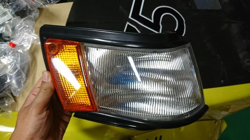 AE86レビン後期・クリアランスランプ・コーナーレンズ・左右