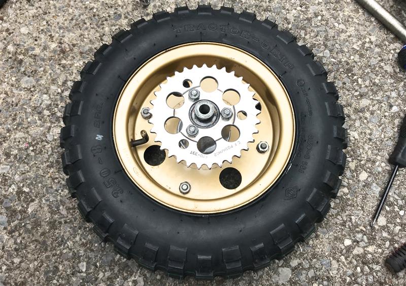 合わせホイールのタイヤ組み換え＆前後ローテ（ホンダ モンキー