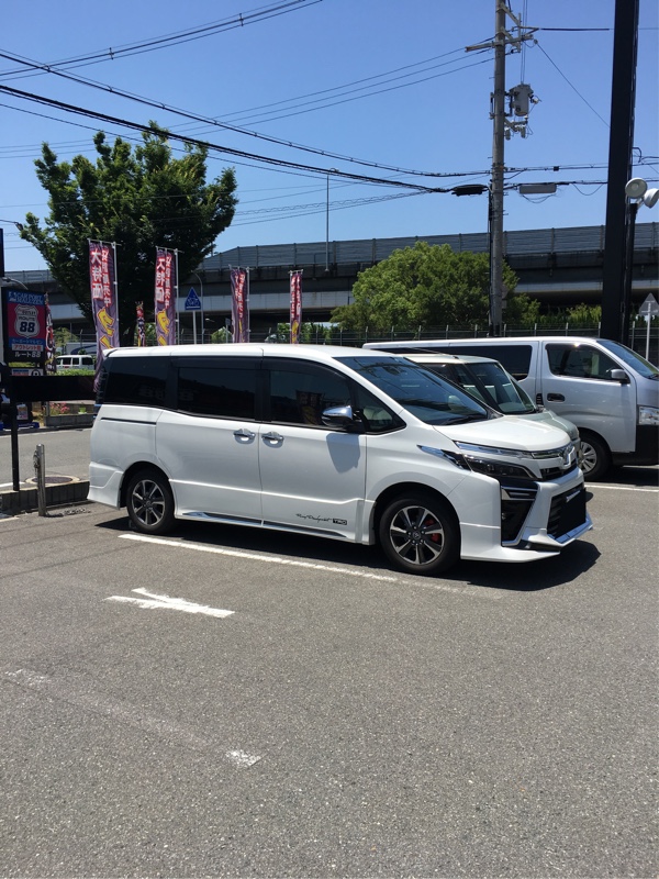 車高調取り付け ホイール取り付け トヨタ ヴォクシー By ゆー吉 煌 みんカラ