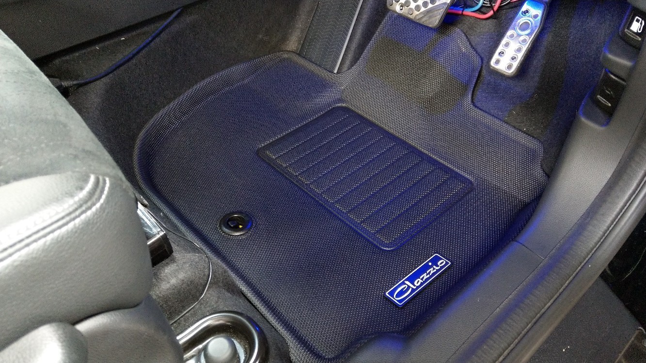 クラッツィオ スマートタイプ ラバータイプ フロアマットの取り付け ホンダ シャトルハイブリッド By Androtaka みんカラ