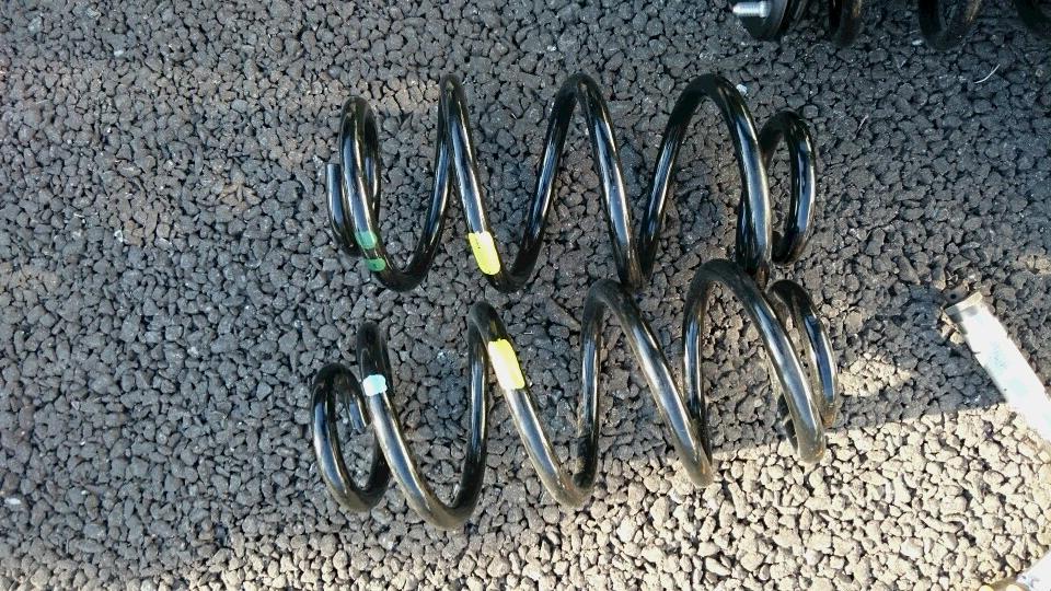 30後期2WD用サスを30後期ハイブリッドに純正流用（トヨタ