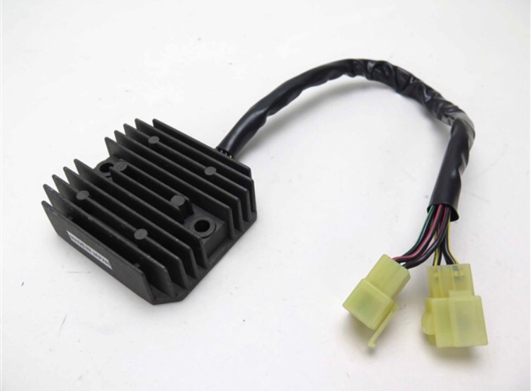 Amazon.co.jp: オートバイ整流器 5PIN 電圧レギュレータ整流器