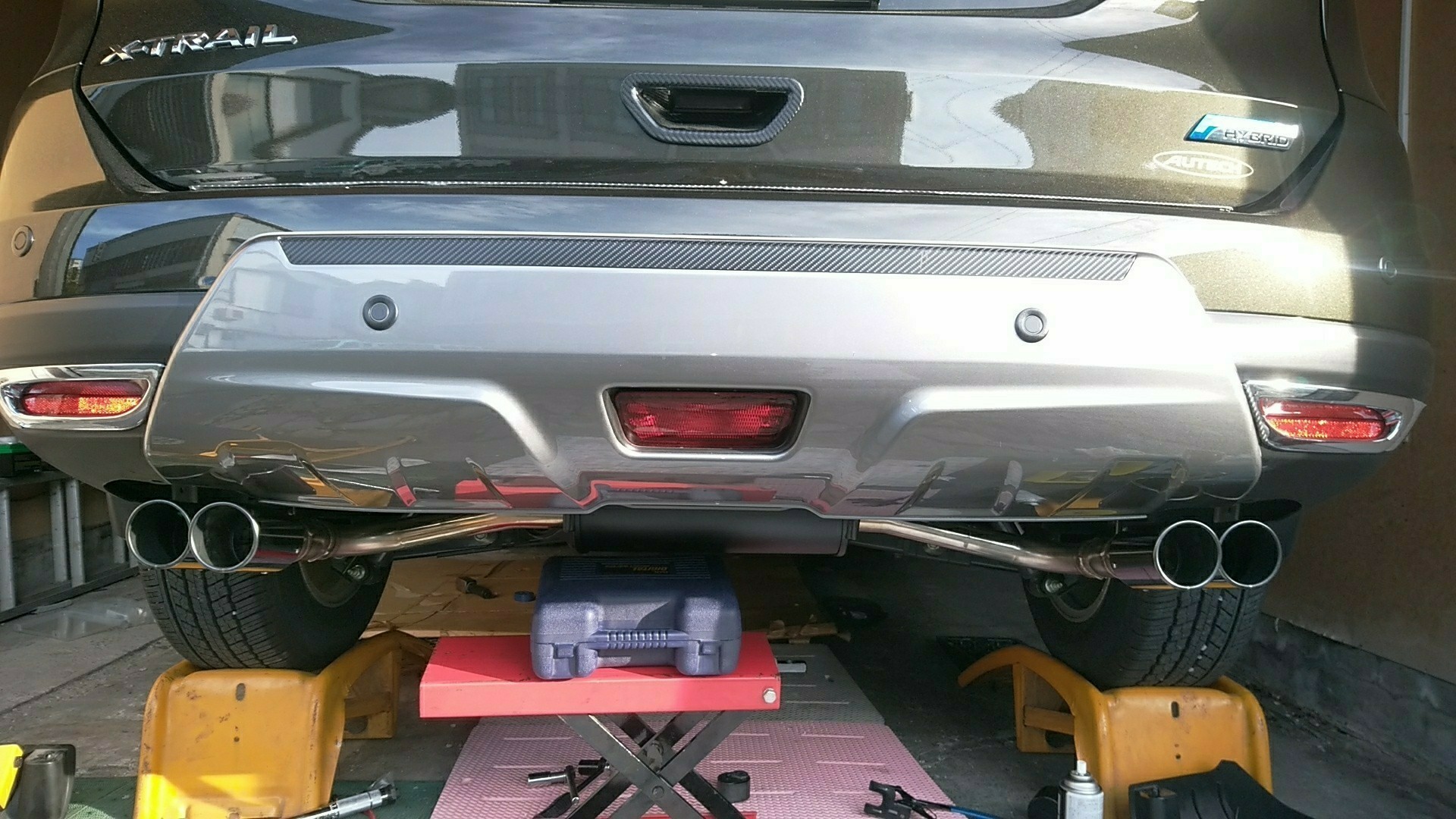 X-TRAIL T32 後期 HKS マフラー4本出し