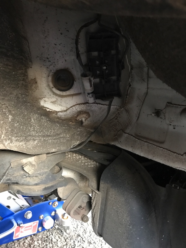 3シリーズ セダン (E90) 左リアスピードセンサー(ABSセンサー)交換 エラーコード5DB2 by 175SX - みんカラ 3シリーズ セダン (E90) 左リアスピードセンサー(ABSセンサー)交換 エラーコード5DB2 by 175SX - みんカラ