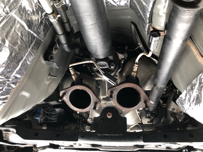 ニッサン触媒 ◇NISSAN GT-R [R35] 用品取付作業 エキゾースト触媒交換◇#日産