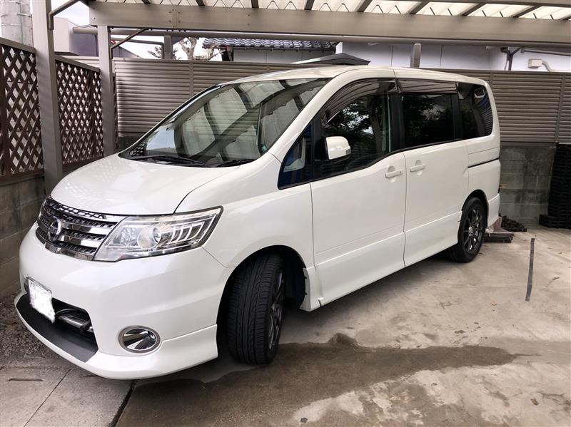 嫁さんのセレナが 乗り心地が悪いと不評なので タイヤを デッカくしました O 日産 セレナ By ヨッシーーーー みんカラ