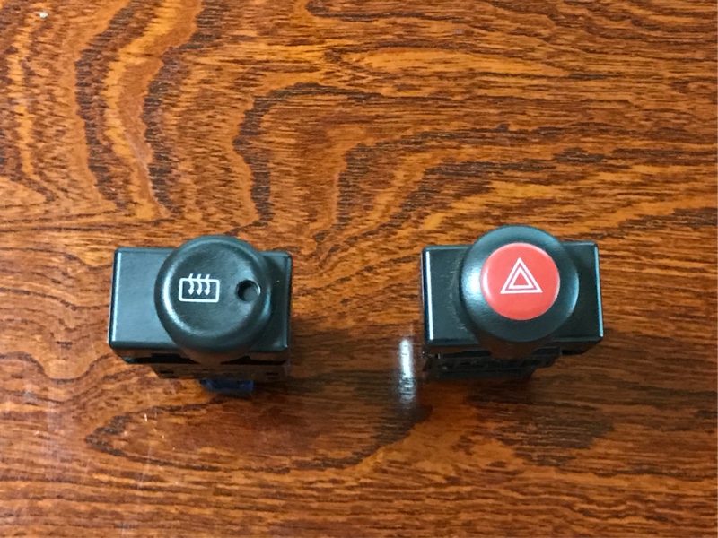 デフロスタースイッチ、ハザードスイッチLED化（日産