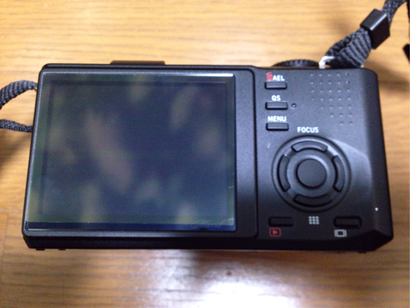 SIGMA DP2 Merrill レンズフード&液晶保護フィルム貼り付け