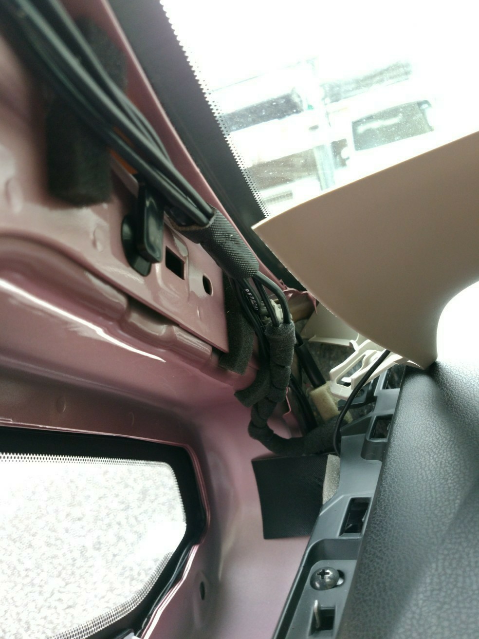 Aピラー付近のビビリ音対策 日産 ノート Eパワー By Shizunobu10 みんカラ