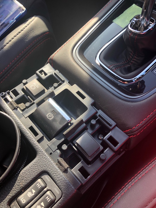 の*り様 ドライカーボン製プッシュスタートスイッチパネルスバル