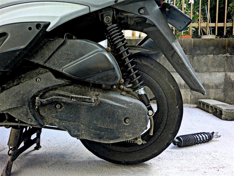 XMAX 250 純正サスペンション　新車外し XMAX 250 純正サスペンション 新車外し - メルカリ