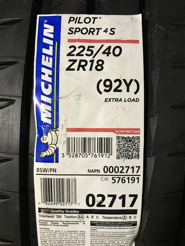 MICHELIN PILOT SPORT 4S 225/40ZR18 装着 @ 102933km(フォルクスワーゲン ゴルフ R・ゴルフ7)by くろいいろ - みんカラ MICHELIN PILOT SPORT 4S 225/40ZR18 装着 @ 102933km(フォルクスワーゲン ゴルフ R・ゴルフ7)by くろいいろ - みんカラ