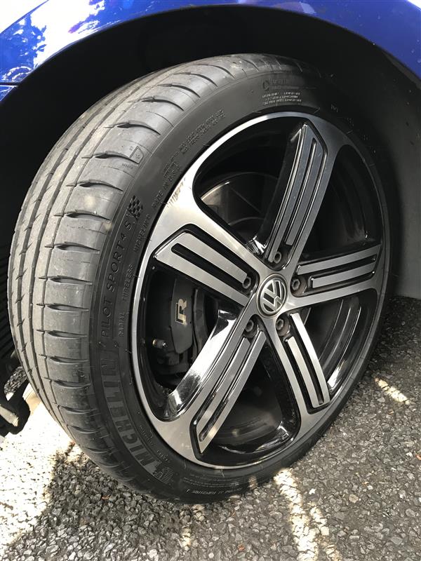 MICHELIN PILOT SPORT 4S 225/40ZR18 装着 @ 102933km(フォルクスワーゲン ゴルフ R・ゴルフ7)by くろいいろ - みんカラ MICHELIN PILOT SPORT 4S 225/40ZR18 装着 @ 102933km(フォルクスワーゲン ゴルフ R・ゴルフ7)by くろいいろ - みんカラ