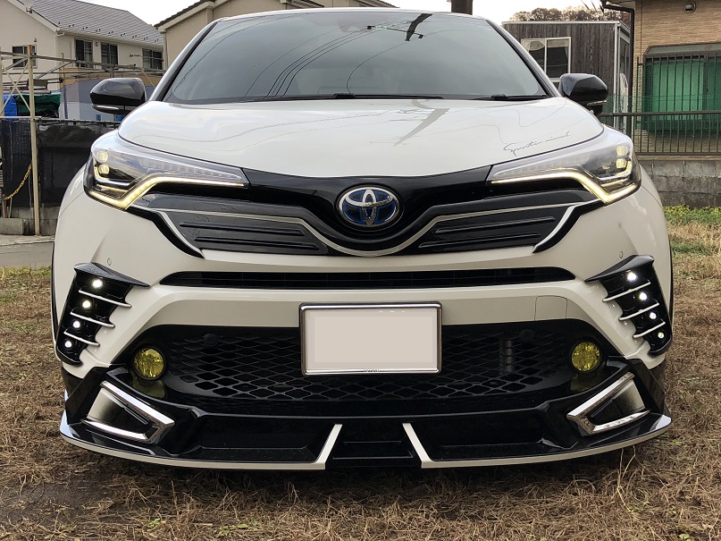 BEYOND フロントグリルガーニッシュ取り付け（トヨタ C-HR