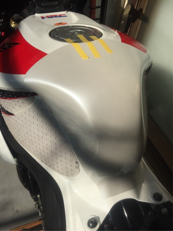 ホンダ CBR1000RR タンクカバー | バイクパーツ通販 Webike