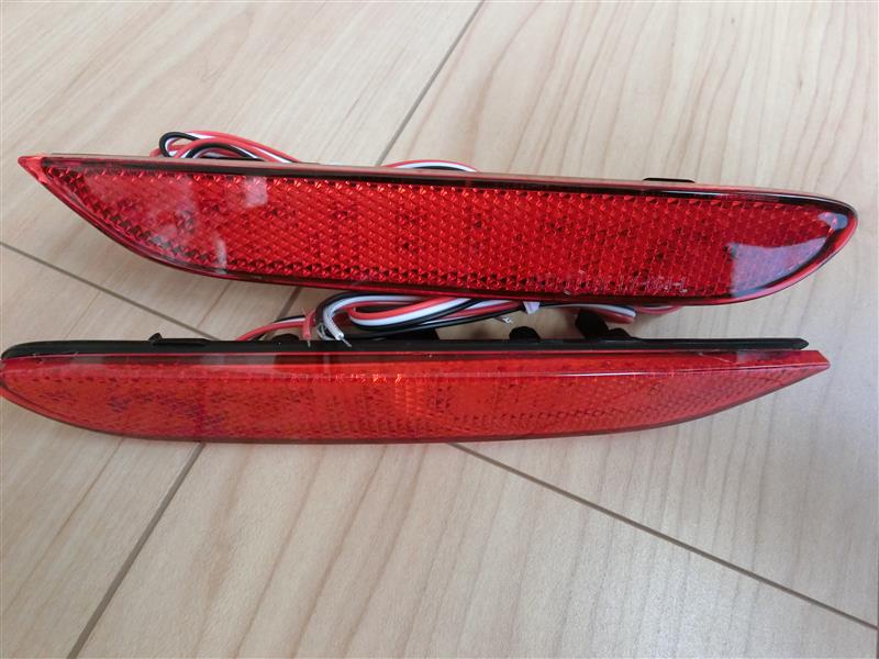 12V車用 / 汎用 LEDリフレクター / 角型 / 赤レンズ 赤LED / 2個