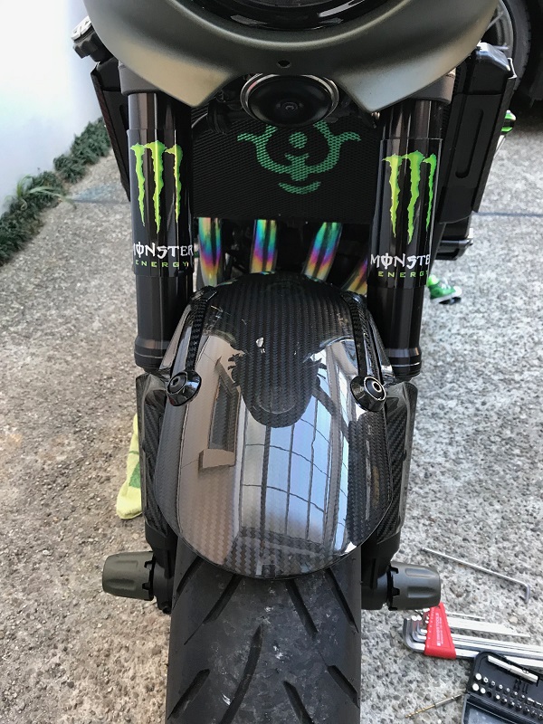 A-TECH 綾織ドライカーボン Frカーボンフェンダー取付編