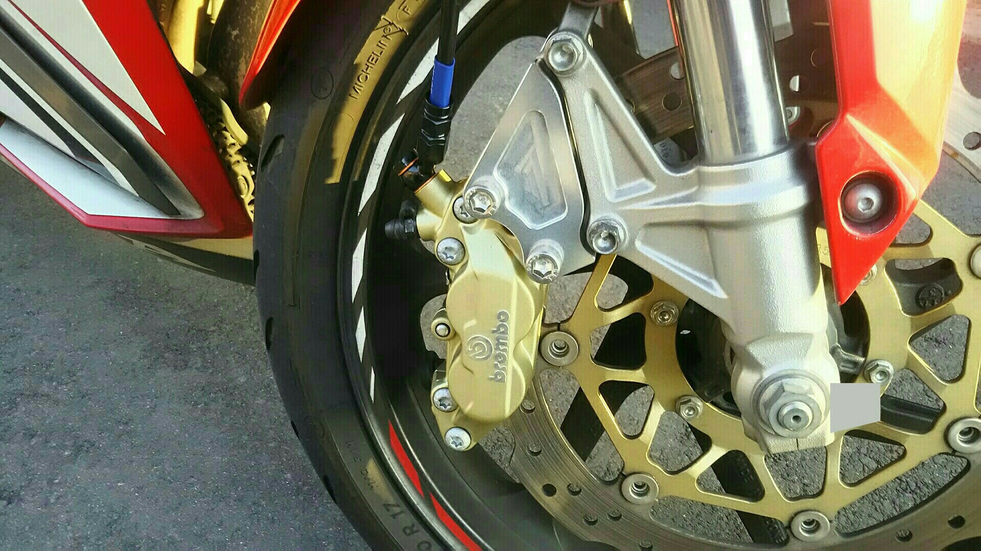 ﾌﾛﾝﾄﾌﾞﾚｰｷｼｽﾃﾑを完全ﾌﾞﾚﾝﾎﾞ化（ホンダ CBR250RR(MC51)）by FD