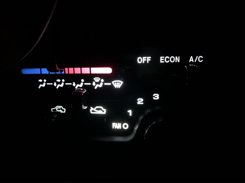 パリピ点滅したエアコンパネルのledバルブを交換 色も変えてみた スバル プレオ By もち Brz みんカラ