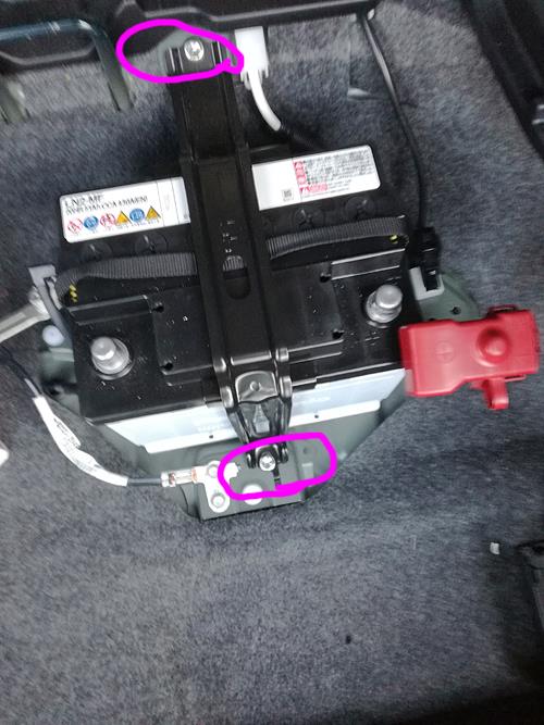 バッテリー交換 ACDelco LN2/GP47（トヨタ ヴォクシー