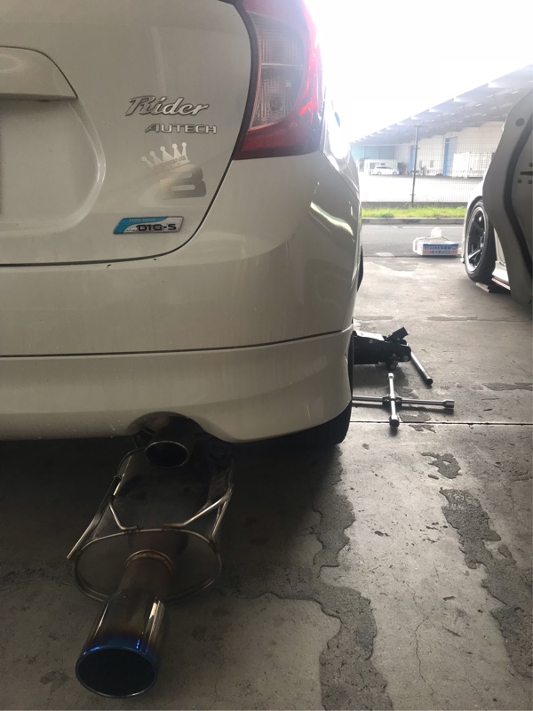 note rider に note NISMO S 柿本改マフラーが付くのか検証