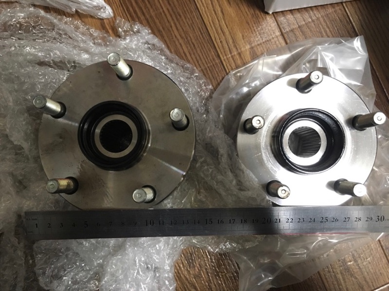 ユニット式ハブベアリング PCD100 vs PCD114.3 と新PCD100ハブの