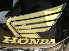 立体エンブレムのサイズ（ホンダ CB400 Super Four Hyper V-tec