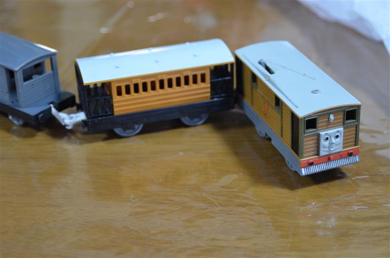 ジャンクのプラレールを走る様にする。（トーマス、ハーヴィ