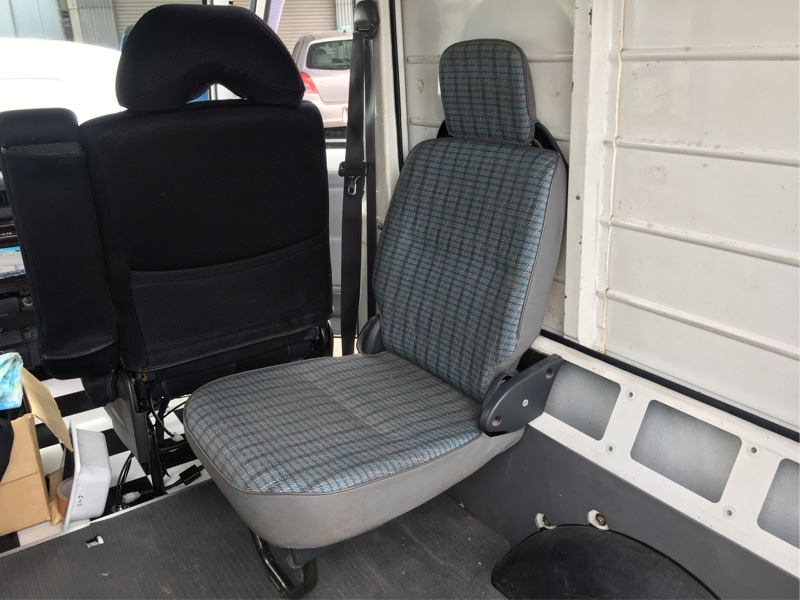 ミラウォークスルーバン 車内 シート バー - メルカリ