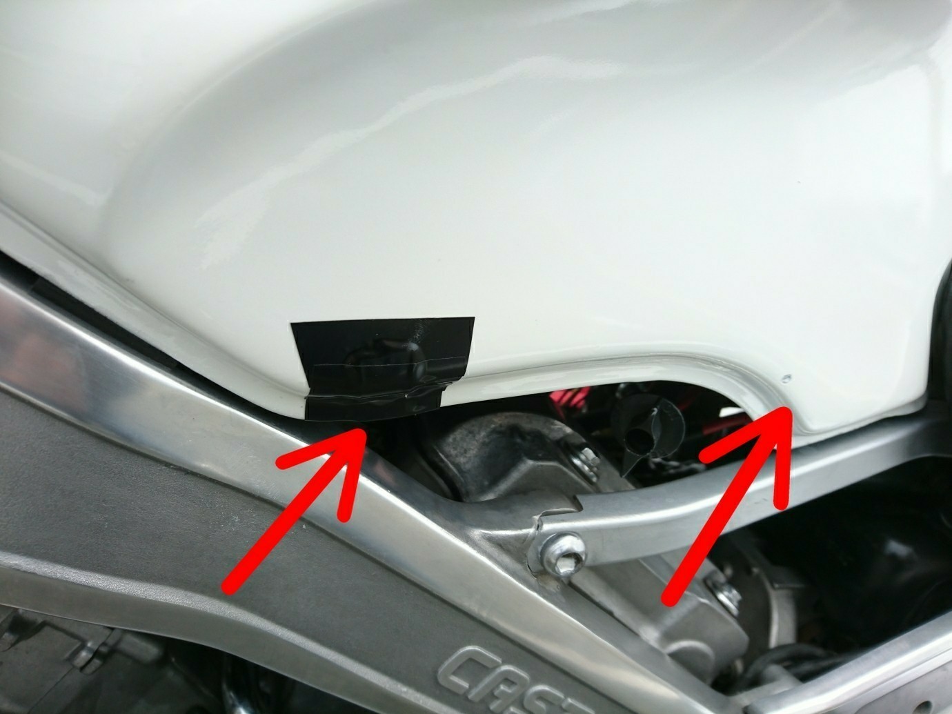 ガソリンタンク補修～＿|￣|○ il||li（ホンダ VT250 SPADA