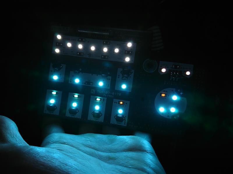 エアコン液晶反転(やり直し)とLED再打ち替え①（日産 セレナ