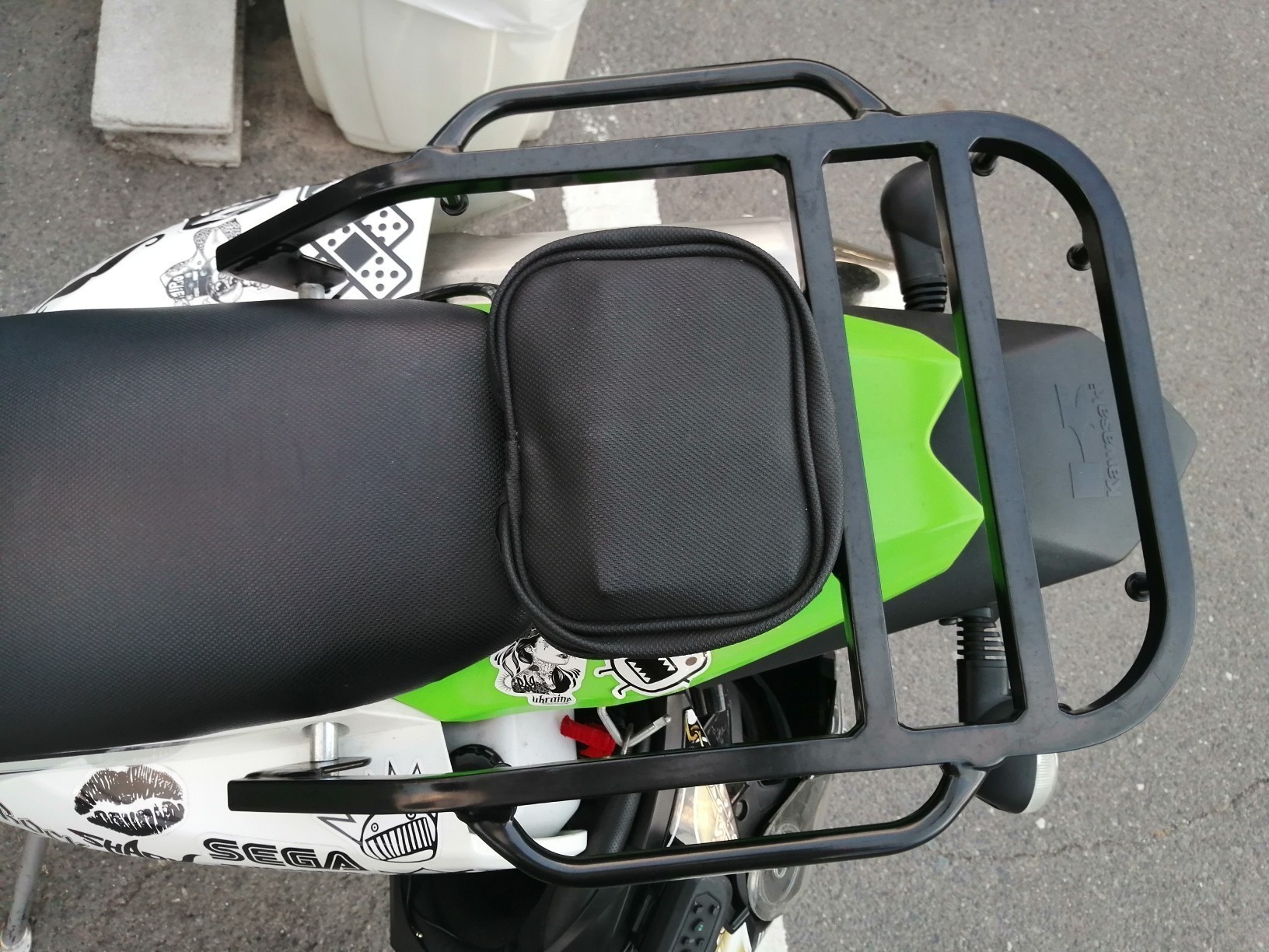リアキャリアボックスの取り付け カワサキ Klx250 By らどきち みんカラ