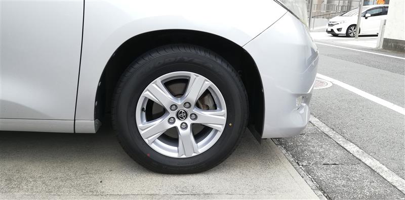 ANH30系純正アルミホイール＋タイヤ（215/65R16）へ交換（トヨタ