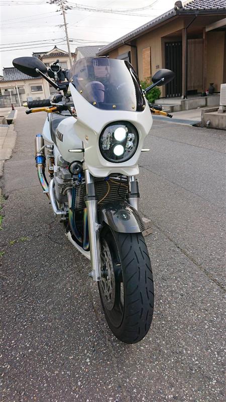 人気ブランドからコーディネートを探す ハーレータイプ？プロジェクターライトに交換（ヤマハ XJR1300 パーツ
