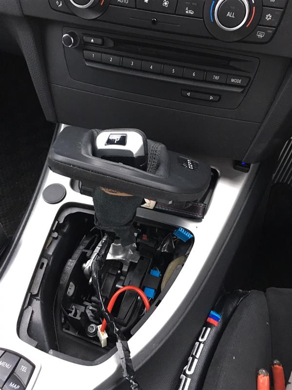 レーシングダッシュ シフトレバーに交換（BMW 3シリーズ